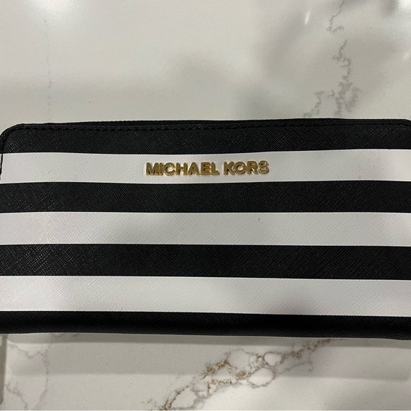 Michael Kors Black and White Striped Clutch Wallet (NEW) - Picture 2 of 9